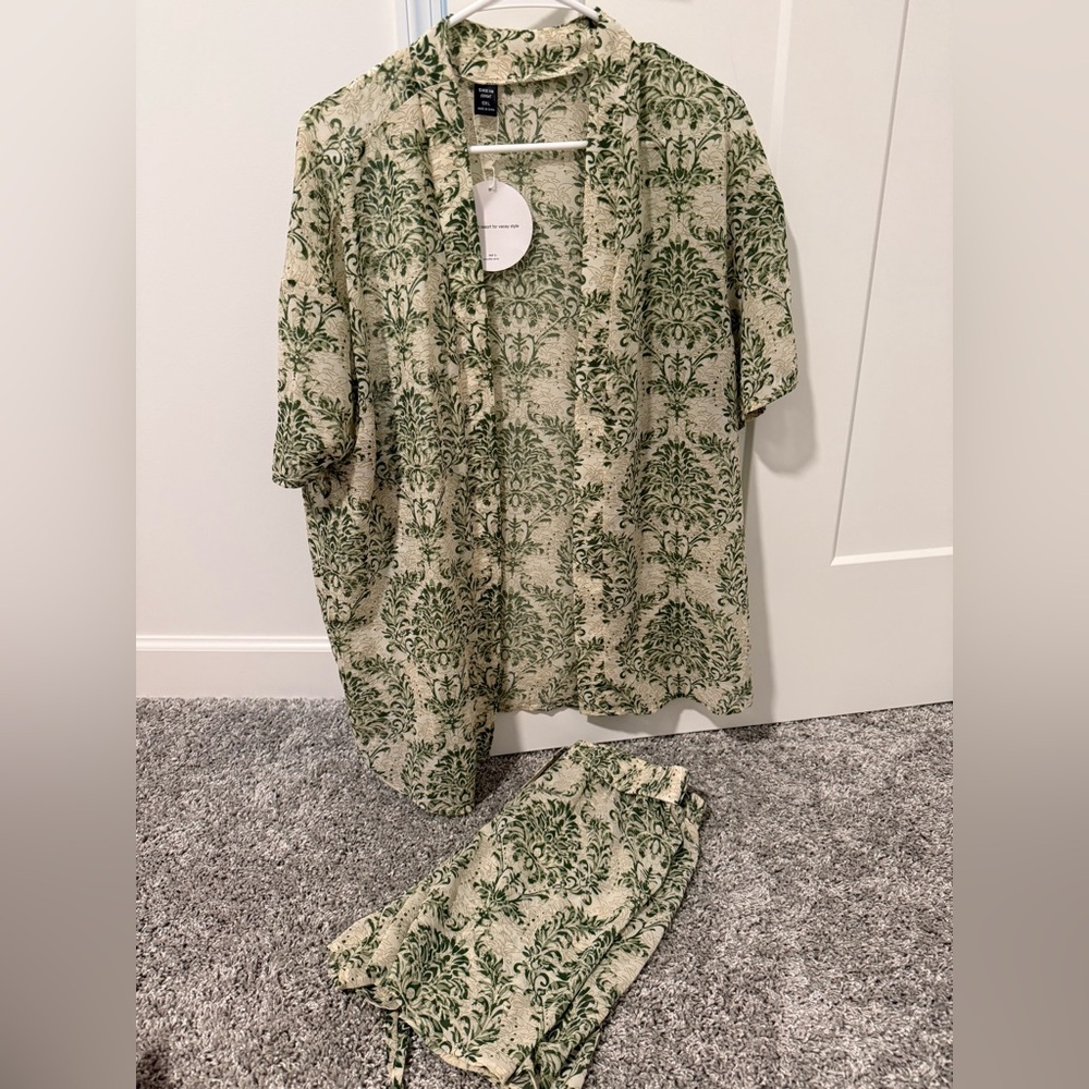 SHEIN Green and Cream Floral Top